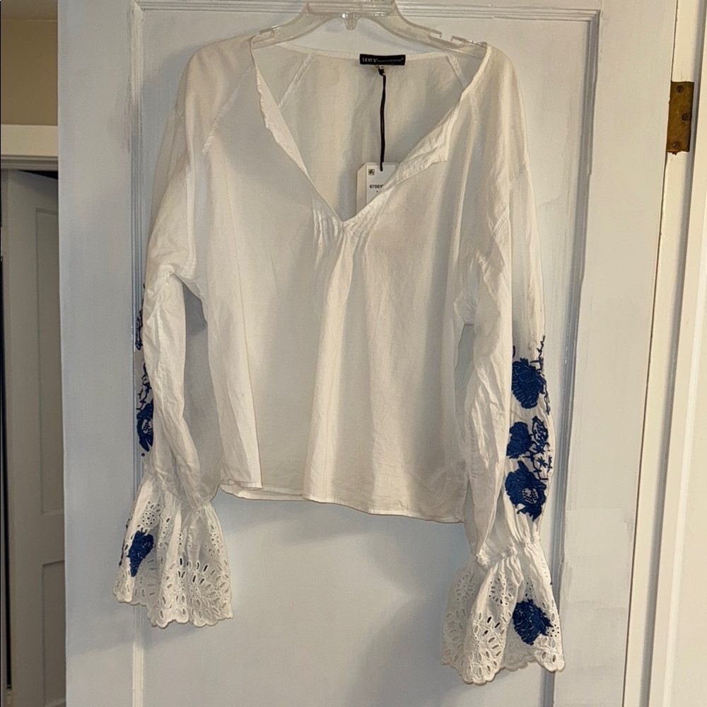 Levi's embroidered pullover top NWT